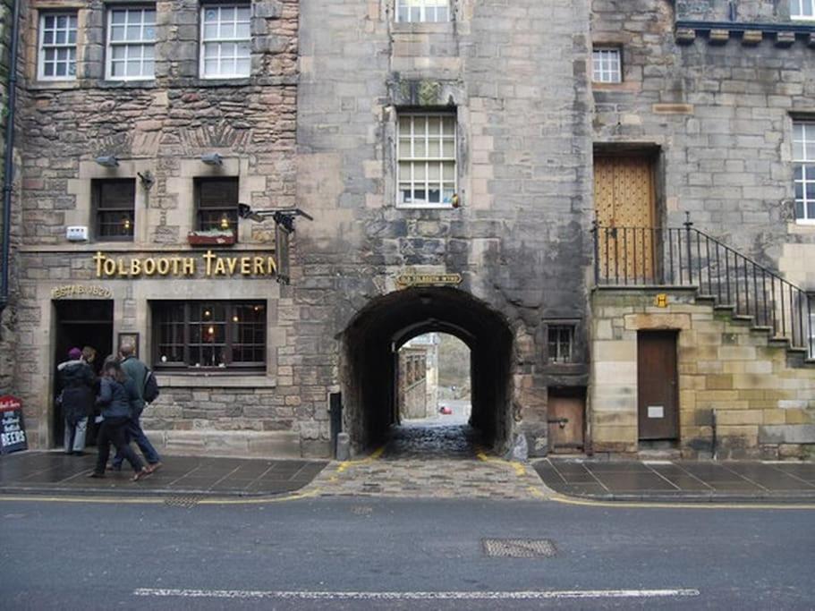 Next To The Palace And Royal Mile With Parking เอดินบะระ ภายนอก รูปภาพ